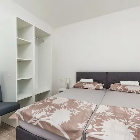 Apartments Danolic 2 Apartment Pisak
